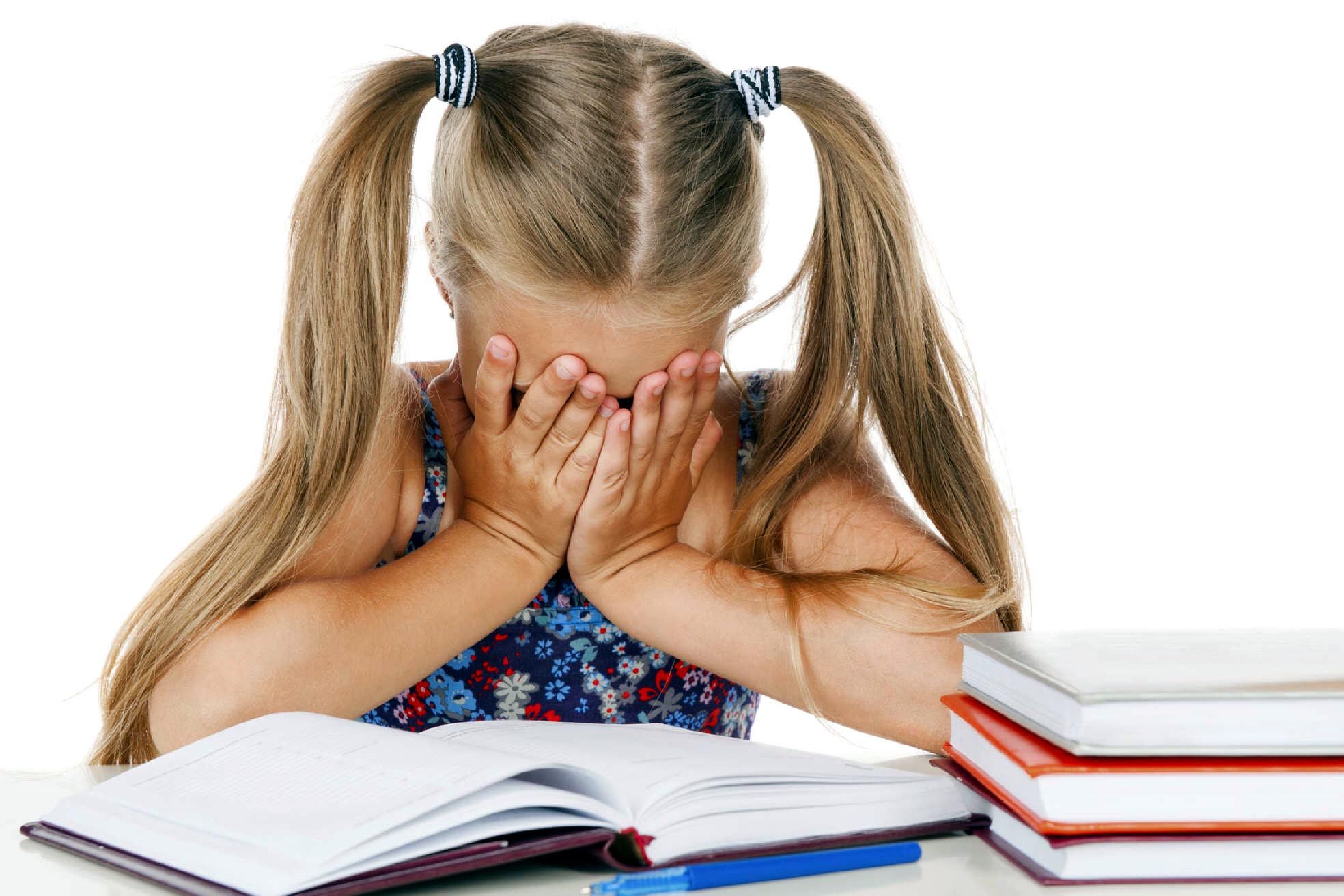 Обратиться вслух. Трудности ребенка. Не хочу учиться. Школьные трудности. Трудности чтения.